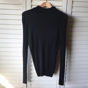 Sleek Black Long Sleeve Turtle Neck 🖤